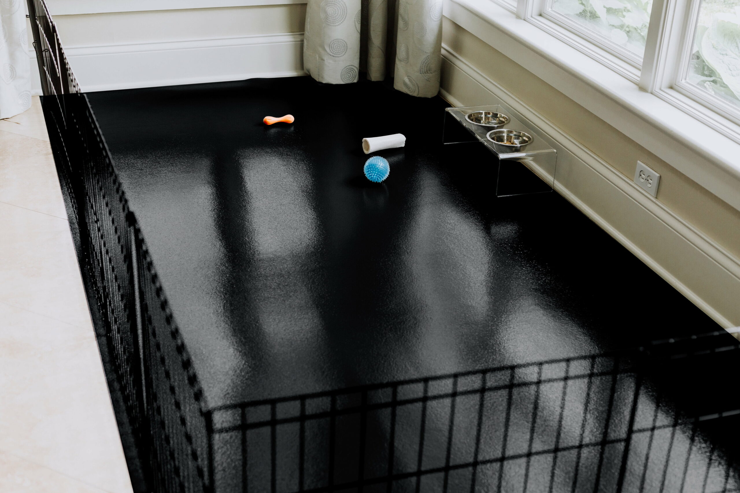 G-Floor-5-x-10-Polyvinyl-Ceramic-Pet-Friendly-Carpet-Protector-for-Dogs-and-Cats-Midnight-Black_faccfaff-3a17-4908-88d2-295b6743a6e6.0f1a839087f212be9ccad05e8ec41451.jpeg