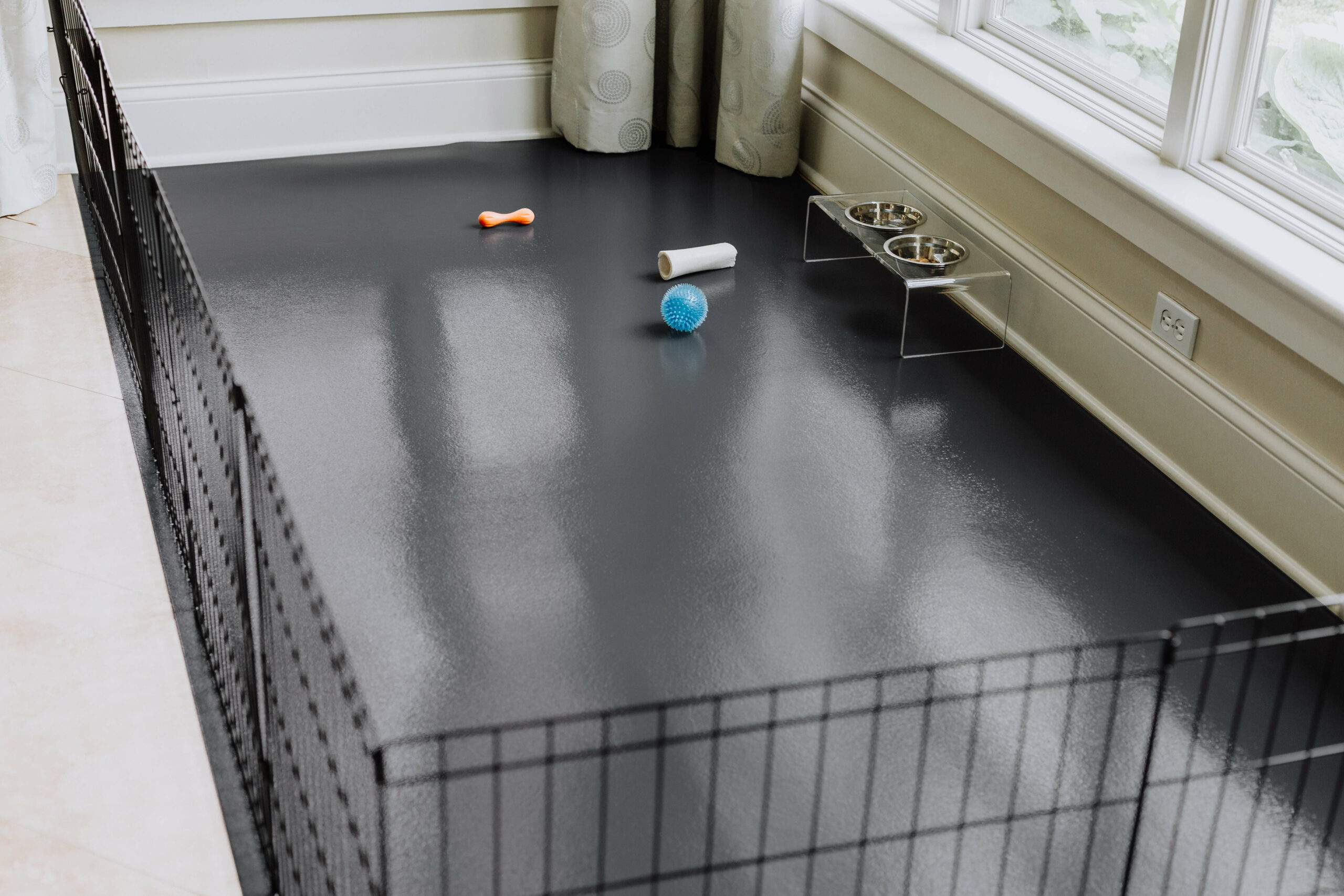 G-Floor-5-x-10-Polyvinyl-Ceramic-Pet-Friendly-Carpet-Protector-for-Dogs-and-Cats-Slate-Grey_9e1ebd73-73f0-4631-8001-80487787854b.bb6beb8929980618db30ca4750a32c95.jpeg
